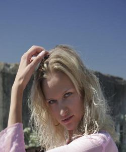 <p class='ppt-number'>221 779 + PIN 426</p><p class='ppt-pricing-de'>1,99 Euro/Min.</p>