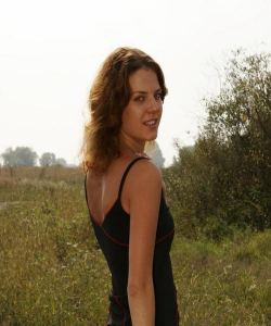 <p class='ppt-number'> 221 779 + PIN 496</p><p class='ppt-pricing-de'>1,99 Euro/Min.</p>