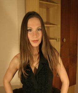 <p class='ppt-number'> 221 779 + PIN 496</p><p class='ppt-pricing-de'>1,99 Euro/Min.</p>