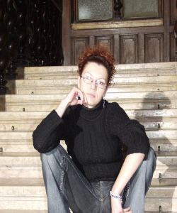 <p class='ppt-number'> 221 779 + PIN 426</p><p class='ppt-pricing-de'>1,99 Euro/Min.</p>
