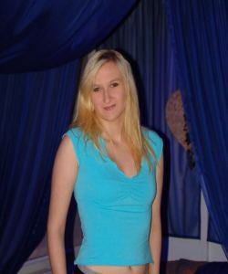 <p class='ppt-number'>221 779 + PIN 496</p><p class='ppt-pricing-de'>1,99 Euro/Min.</p>